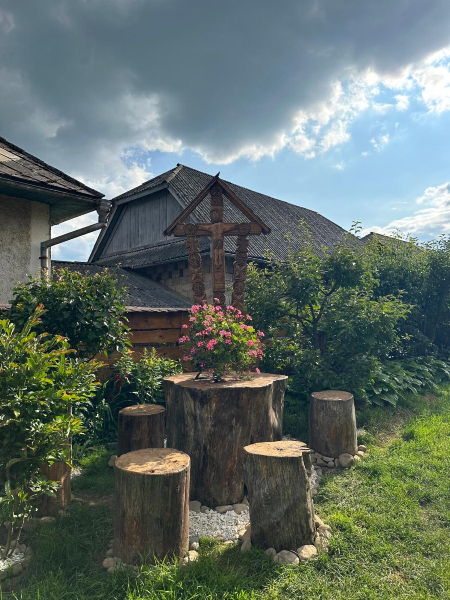 Apartamento La Curtea Veche Lapus Exterior foto